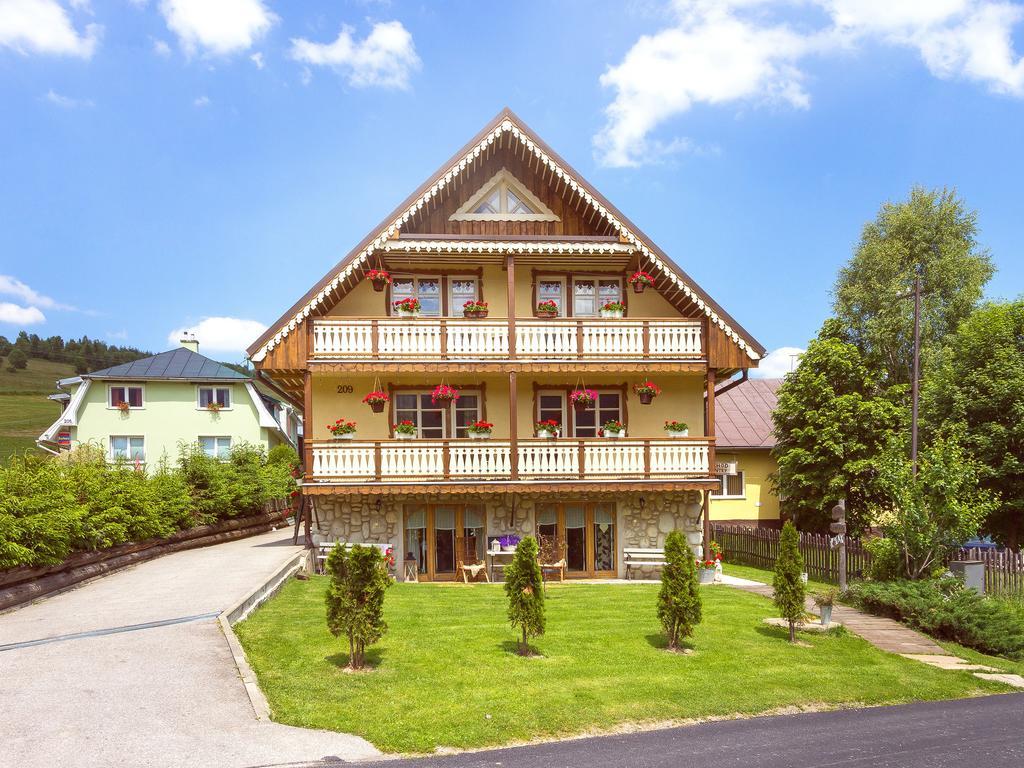 Penzion Enrico Ždiar Exteriör bild