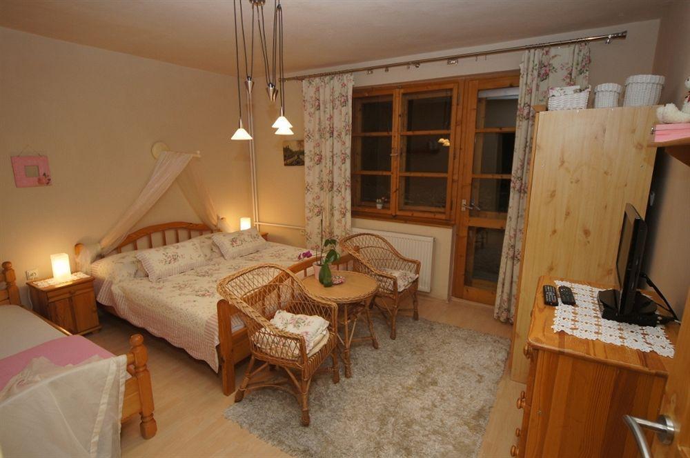 Penzion Enrico Ždiar Exteriör bild