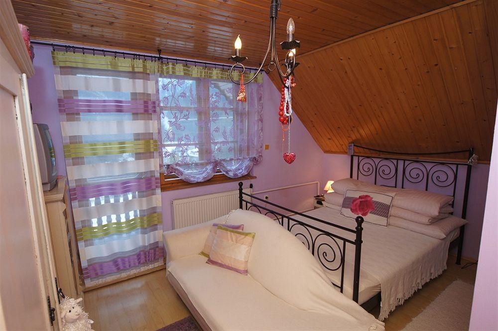 Penzion Enrico Ždiar Exteriör bild