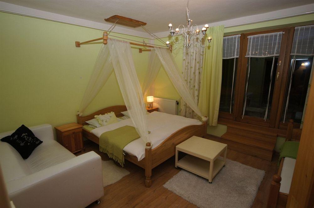 Penzion Enrico Ždiar Exteriör bild